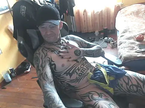 Tomi18cmm2 online show from 04-05-26, 01:19