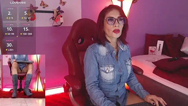 Snapshot of fransheska_rossi chatting on 01-13-25, 12:13 fransheska rossi online show from 01-13-25, 12:13