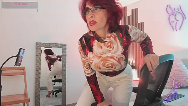 Snapshot of fransheska_rossi chatting on 10-11-25, 12:04 fransheska rossi online show from 10-11-25, 12:04