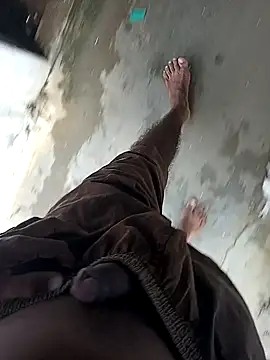 Snapshot of mr_slim_body chatting on 12-28-24, 01:39 mr slim body online show from 12-28-24, 01:39