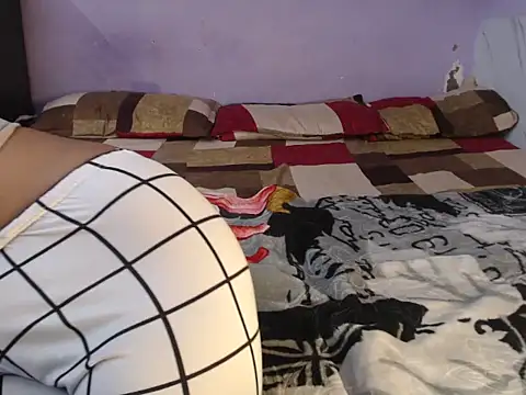 Freya nia online show from 01-15-25, 08:41