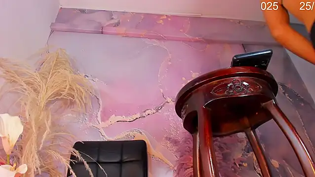 VALERIAQUEENTS online show from 10-25-25, 02:24