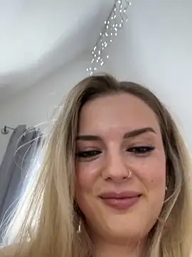 LexyGold online show from 09-17-25, 01:24