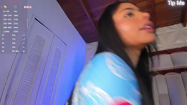 nicole cooper   online show from 10-30-25, 07:36