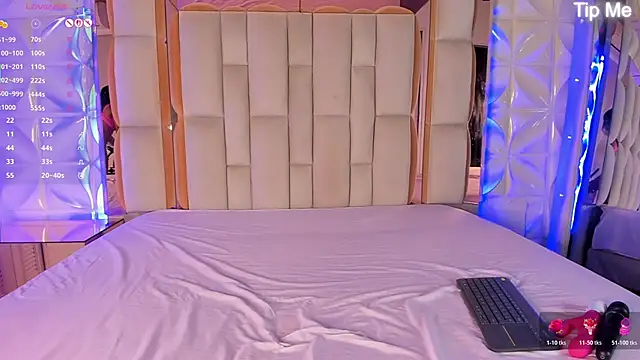 nicole cooper   online show from 11-11-25, 07:36