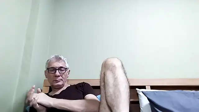 BIGUNCUTHARDCOCK online show from 10-18-25, 11:44