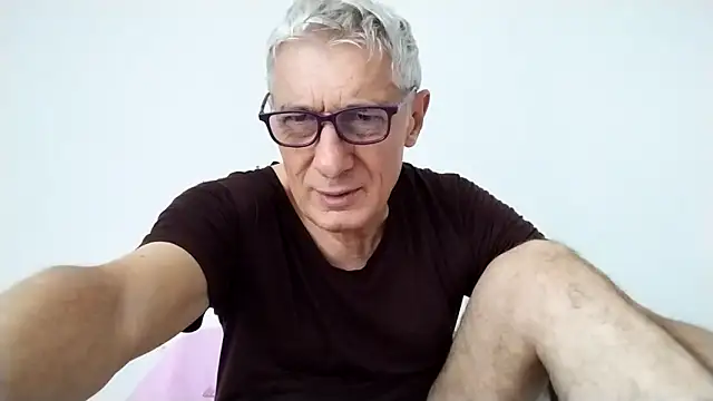 Snapshot of BIGUNCUTHARDCOCK chatting on 05-02-26, 01:21 BIGUNCUTHARDCOCK online show from 05-02-26, 01:21