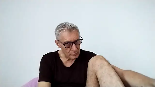 Snapshot of BIGUNCUTHARDCOCK chatting on 05-04-26, 12:17 BIGUNCUTHARDCOCK online show from 05-04-26, 12:17