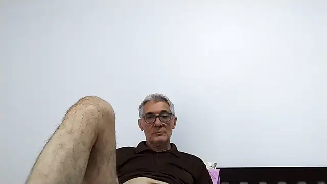 Snapshot of BIGUNCUTHARDCOCK chatting on 05-16-26, 12:18 BIGUNCUTHARDCOCK online show from 05-16-26, 12:18
