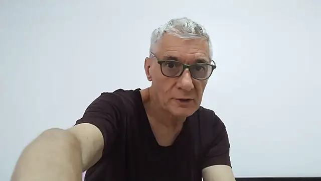 Snapshot of BIGUNCUTHARDCOCK chatting on 05-20-26, 12:39 BIGUNCUTHARDCOCK online show from 05-20-26, 12:39