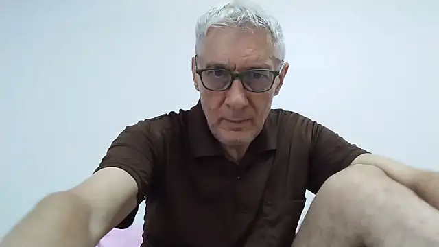 Snapshot of BIGUNCUTHARDCOCK chatting on 05-25-26, 12:27 BIGUNCUTHARDCOCK online show from 05-25-26, 12:27