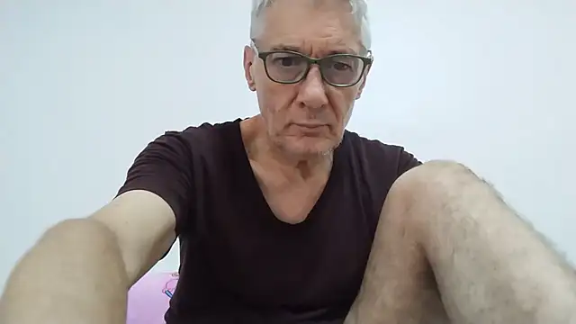 Snapshot of BIGUNCUTHARDCOCK chatting on 06-04-26, 12:05 BIGUNCUTHARDCOCK online show from 06-04-26, 12:05