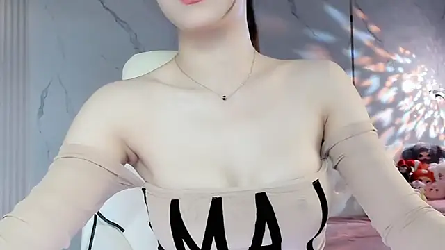 Snapshot of Luli-bae chatting on 12-31-24, 03:34 Luli-bae online show from 12-31-24, 03:34