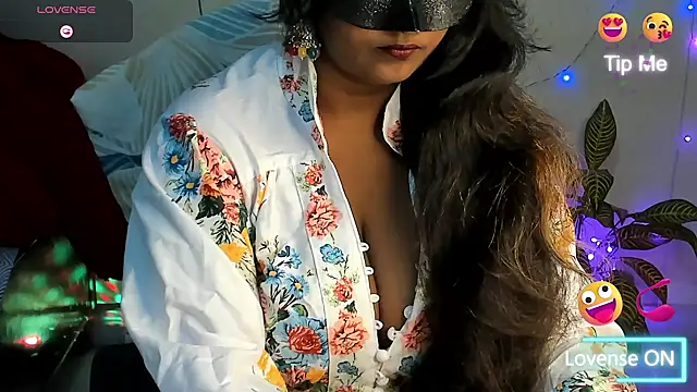 Snapshot of Love_Winss chatting on 10-02-25, 05:14 Love Winss online show from 10-02-25, 05:14