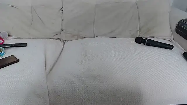 AninhaSampaio online show from 12-18-24, 05:04