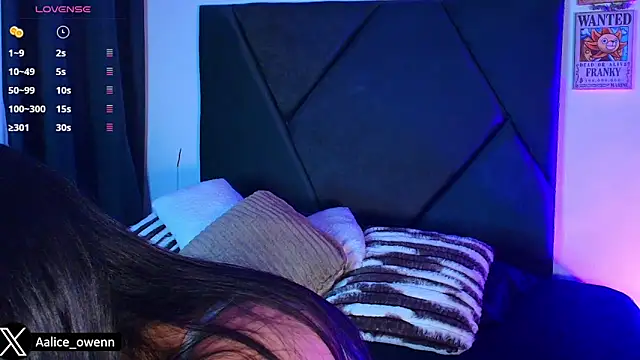 Snapshot of Aliceowenn chatting on 11-07-25, 02:55 Aliceowenn online show from 11-07-25, 02:55