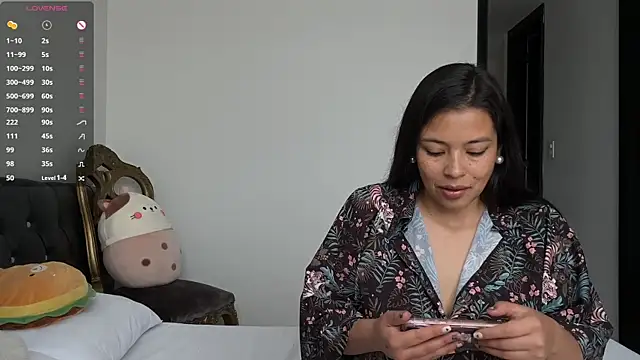 2SummerLove1 online show from 03-04-25, 07:32