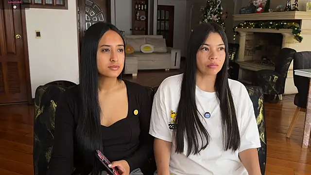 2SummerLove1 online show from 11-25-25, 02:28