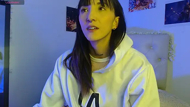 Sakura and yuki online show from 01-08-25, 06:20