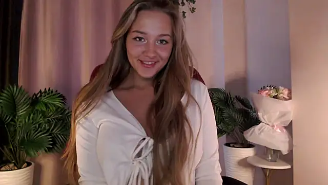 Snapshot of Milk_Bunny chatting on 02-05-25, 08:54 Milk Bunny online show from 02-05-25, 08:54