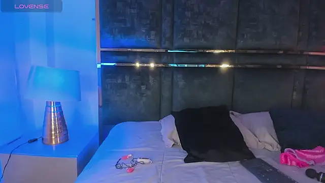 Snapshot of EmilyAllen_ chatting on 02-26-25, 05:53 EmilyAllen online show from 02-26-25, 05:53