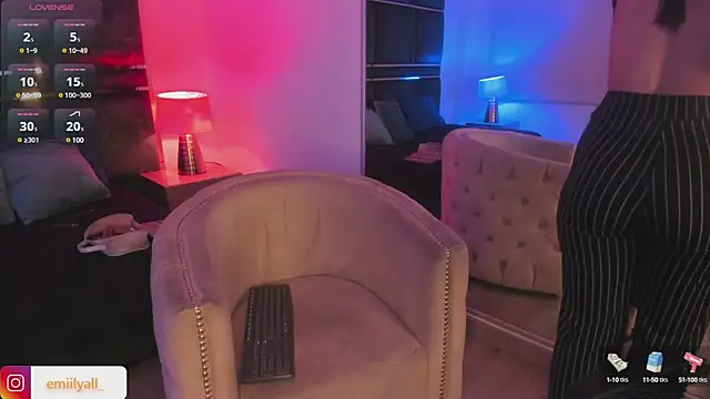 Snapshot of EmilyAllen_ chatting on 03-01-25, 04:26 EmilyAllen online show from 03-01-25, 04:26