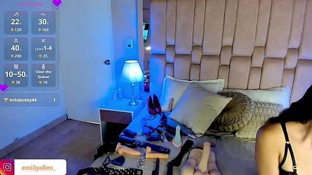 Snapshot of EmilyAllen_ chatting on 10-09-25, 03:48 EmilyAllen online show from 10-09-25, 03:48