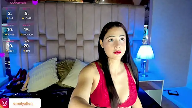 Snapshot of EmilyAllen_ chatting on 10-18-25, 03:42 EmilyAllen online show from 10-18-25, 03:42