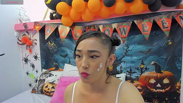 charlotte-11 online show from 10-10-25, 03:55