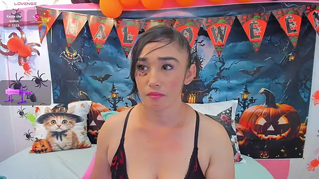 charlotte-11 online show from 10-14-25, 04:30