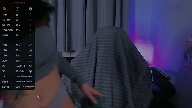 Snapshot of ashleyro1 chatting on 11-12-25, 01:00 ashleyro1 online show from 11-12-25, 01:00