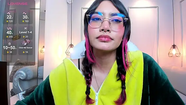 AzuraKindong online show from 01-10-25, 10:25