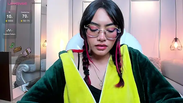 AzuraKindong online show from 01-11-25, 01:37