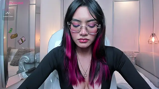 AzuraKindong online show from 01-14-25, 10:44