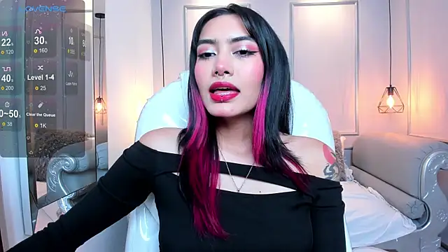 AzuraKindong online show from 02-06-25, 07:18