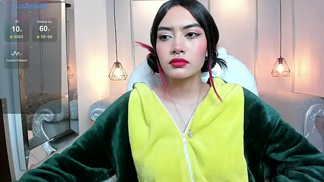 AzuraKindong online show from 02-10-25, 07:28