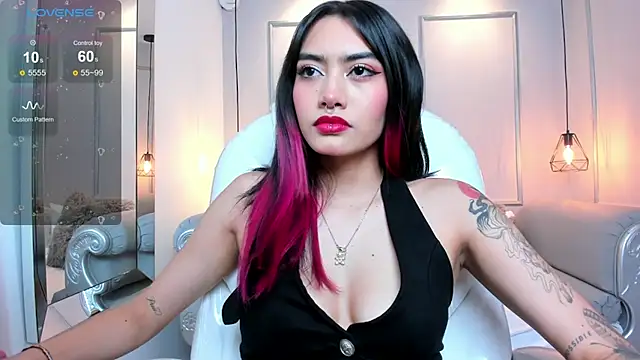 AzuraKindong online show from 02-11-25, 07:16