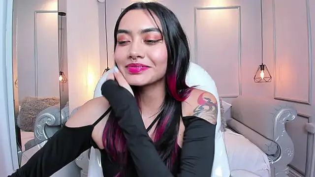 AzuraKindong online show from 03-19-25, 01:43