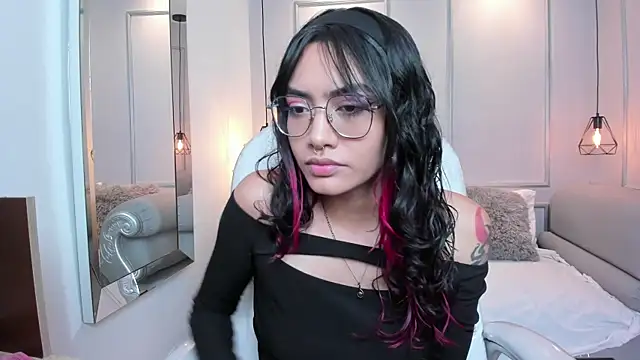 AzuraKindong online show from 03-21-25, 07:24