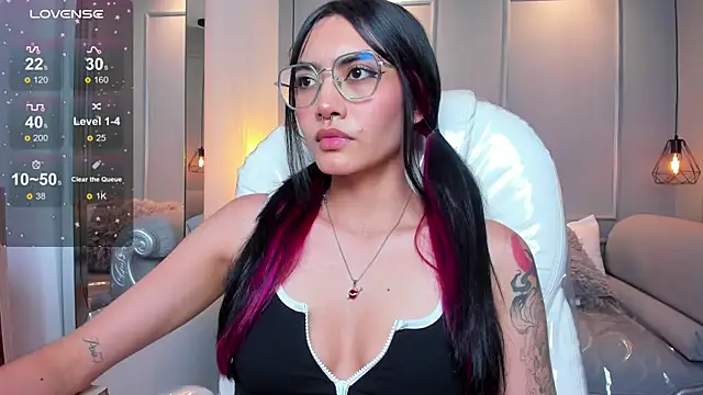 AzuraKindong online show from 11-19-25, 07:14