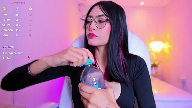 AzuraKindong online show from 04-28-26, 07:41