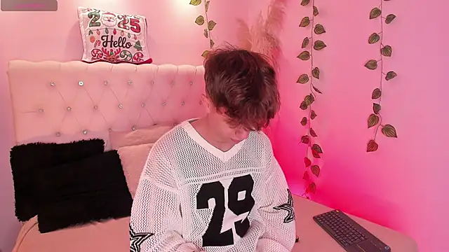 Tomy Rox online show from 12-23-25, 04:43