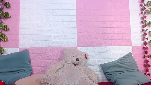 AnyaFloyd69 online show from 01-20-25, 08:07