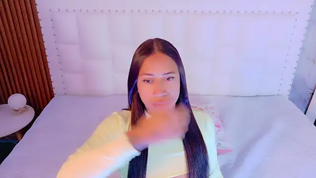 Snapshot of cattaleeyaa chatting on 01-06-26, 12:42 cattaleeyaa online show from 01-06-26, 12:42