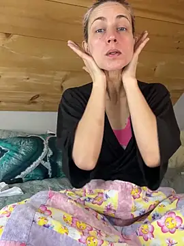 Snapshot of DanaeJustine chatting on 03-11-25, 12:39 DanaeJustine online show from 03-11-25, 12:39