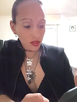 Snapshot of Zorrita_Fox chatting on 10-14-25, 12:44 Zorrita Fox online show from 10-14-25, 12:44