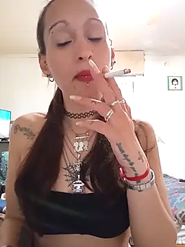 Snapshot of Zorrita_Fox chatting on 10-15-25, 05:02 Zorrita Fox online show from 10-15-25, 05:02