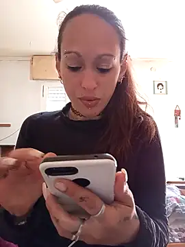 Snapshot of Zorrita_Fox chatting on 10-20-25, 04:40 Zorrita Fox online show from 10-20-25, 04:40