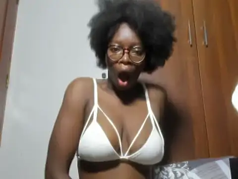 Snapshot of afro_pop chatting on 12-02-24, 12:19 afro pop online show from 12-02-24, 12:19