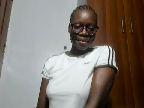 Snapshot of afro_pop chatting on 01-17-25, 11:29 afro pop online show from 01-17-25, 11:29